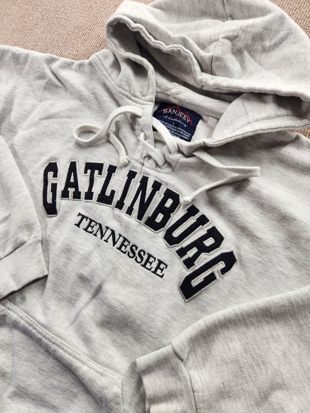 Sanjeev of Gatlinburg Women's L Gray Fleece Pullover Hoodie Logo Pockets